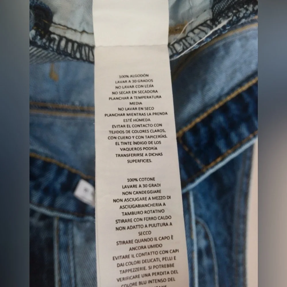 New Vintage Women’s Distressed Denim Short Overalls Size 10 - Shortalls - Picture 13 of 13